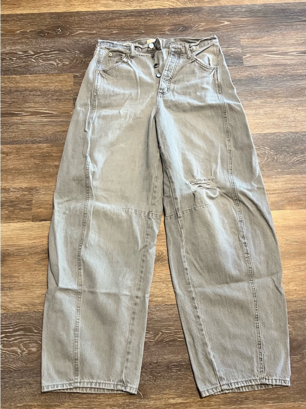 Universal Thread Gray barrel  Leg Jeans with Distressed Knee